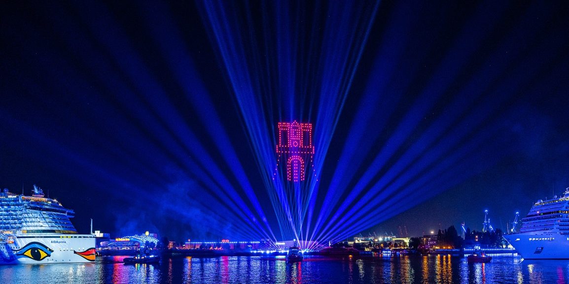 0071_PAS-DE-DEUX-ON-BLUE_HAMBURG-CRUISE-DAYS-2022_Photo-Ralph-Larmann