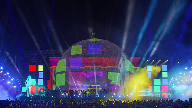 party berlin fall of the wall brandenburg gate