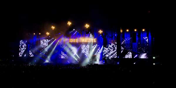 Aerzte-Live-Buehne-Spot