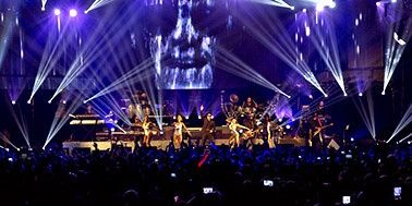 Martin-Pitbull-light-show-1