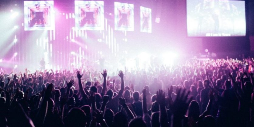 event-stage-concert-outdoor-led-display live-concert-stage-event-outdoor-led-panels-night