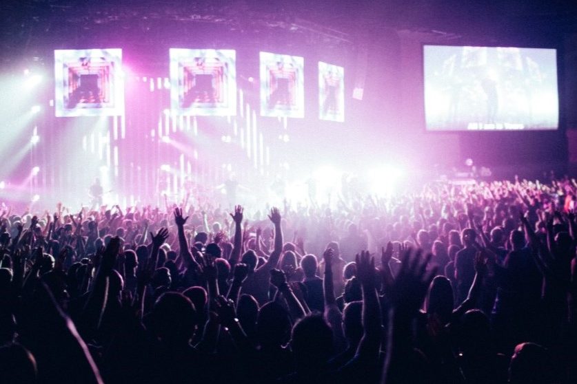 live-concert-stage-event-outdoor-led-panels-night