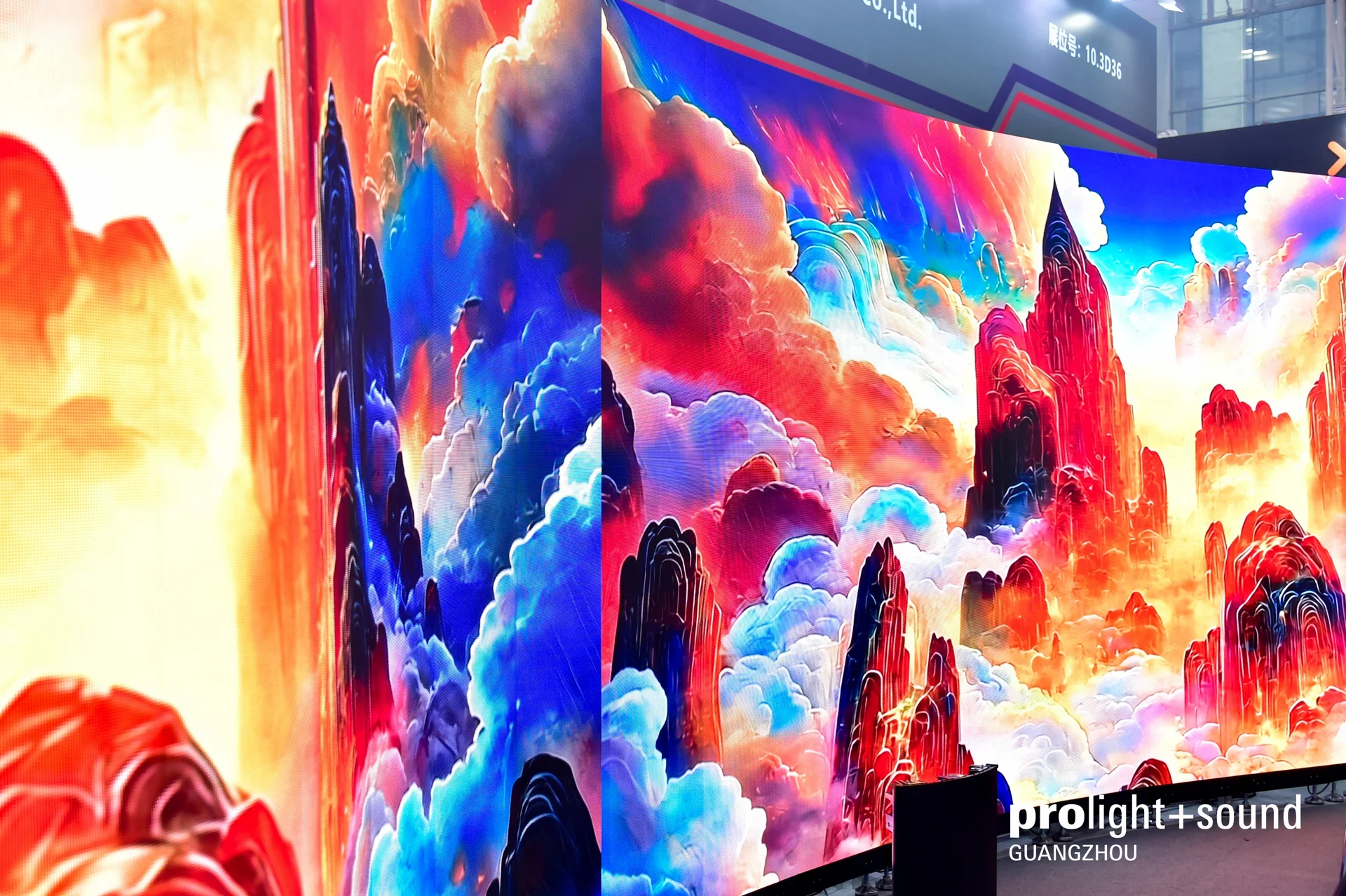 Large-format LED walls with color-intensive graphics on an exhibition stand
