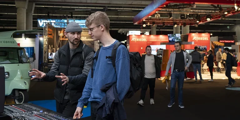 mixlab-hall-11-pls Das Bild