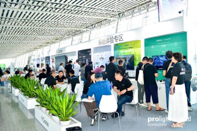 System Experience Area mit Dante- und Genelec-Präsentationen sowie Fachgesprächen.